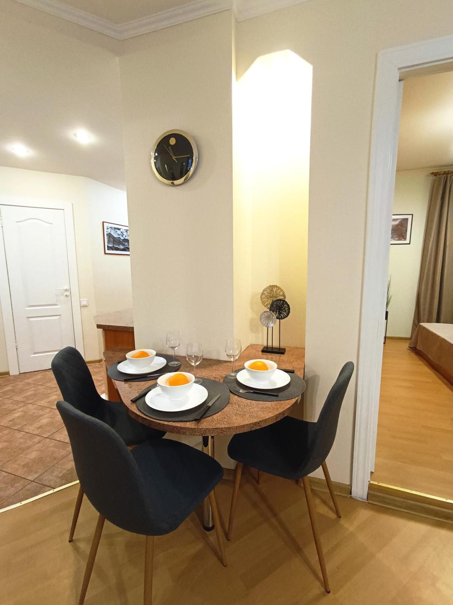 Two Bedroom Apartment In Old Town, Up To 6 Guests Riga Eksteriør billede